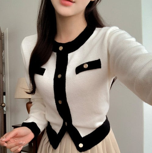 Attrangs Contrast Gold Button Round Knit Cardigan