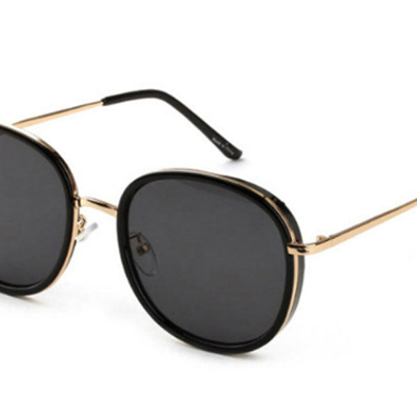 Black primary mirror sunglasses