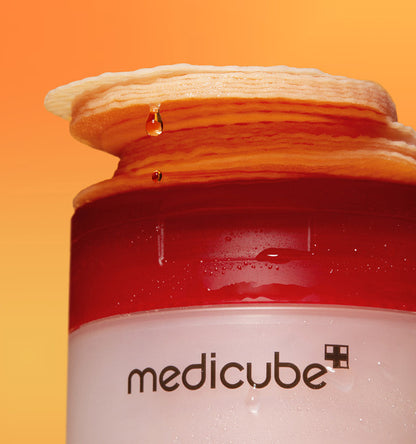 Medicube - Hypoallergene Peeling-Pads für den täglichen Gebrauch mit roter Bernsteinsäure für zu Akne neigende Haut, 70 Blatt