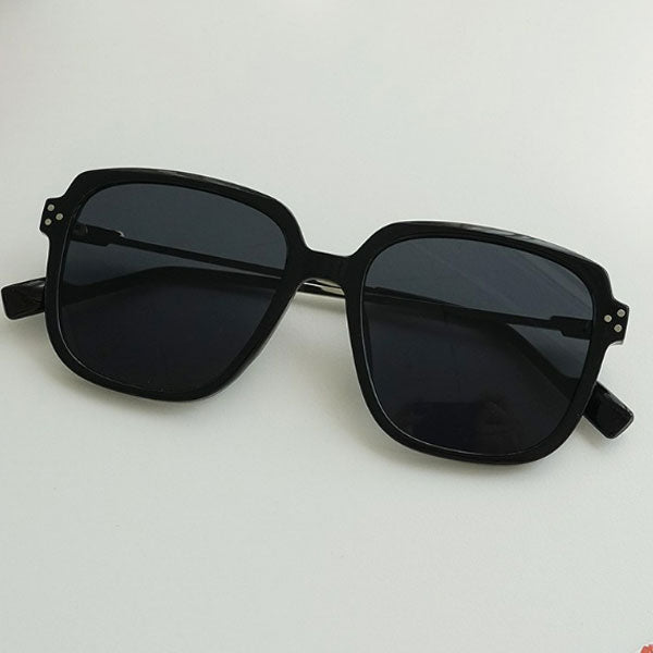 Right Now Retro Big Square Horned Sunglasses for Men and Women