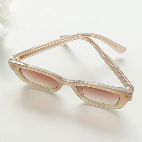 Right Now Retro Horned Men's and Women's Unique Simple Square Sunglasses