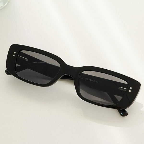 Right Now Retro Point Men's and Women's Basic Horn Frame Square Sunglasses