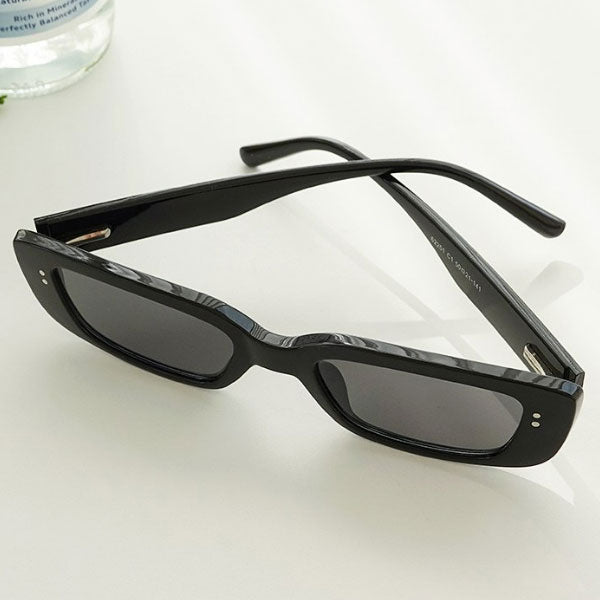 Right Now Retro Point Men's and Women's Basic Horn Frame Square Sunglasses