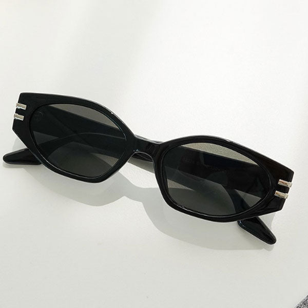 Right Now Round Retro Unique Horned Tinted Sunglasses