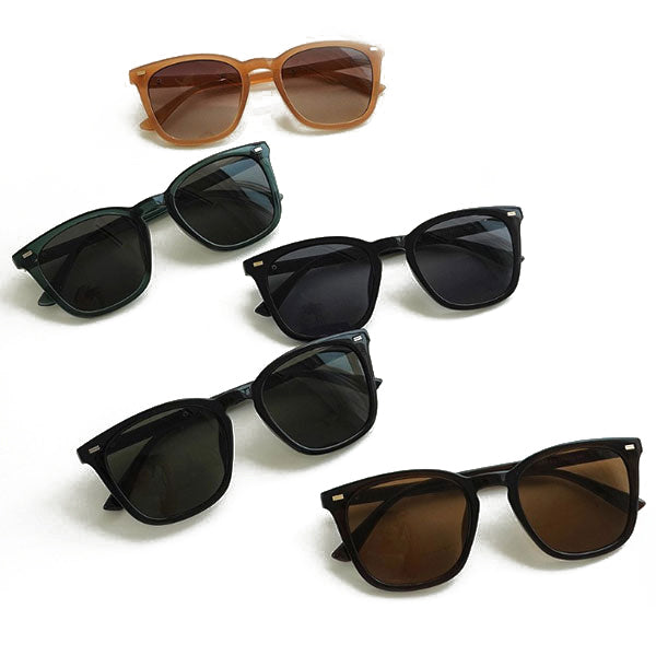 Right now big square point horn-rimmed sunglasses for men and women