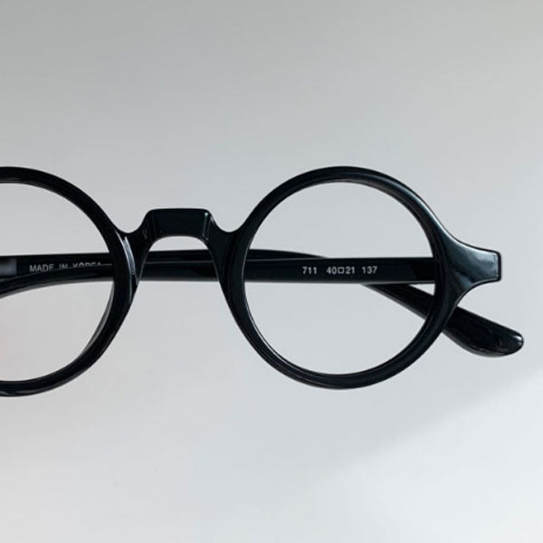 Small round Yoon Yeo-jeong Kim Koo Jung Sam-mul magnifying glass horn frame glasses without nose support