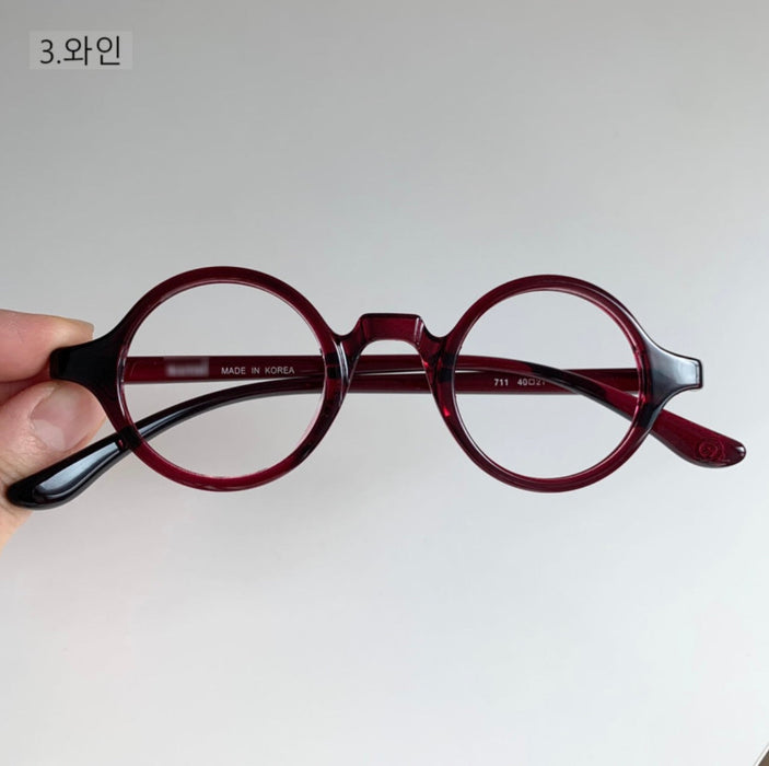 Small round Yoon Yeo-jeong Kim Koo Jung Sam-mul magnifying glass horn frame glasses without nose support